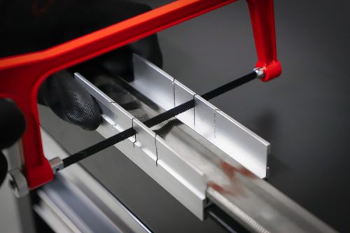 BGS DIY Alumínium fémfűrész keret, 145 mm-es fűrészlappal, gérládával (BGS 2082)