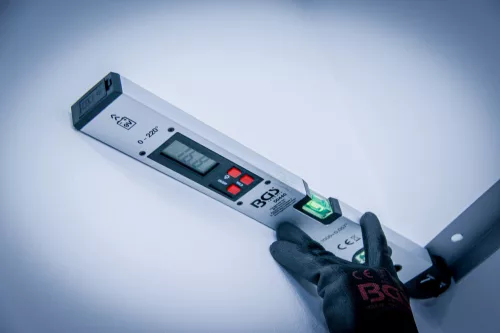 BGS technic Digitális LCD szögmérő vízmértékkel, 450 mm (BGS 50440)