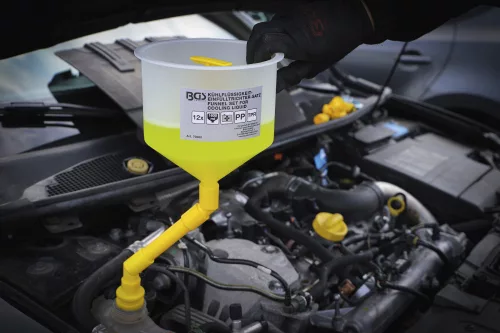 BGS technic Hűtőfolyadék betöltő tölcsér készlet 1,6 l, adapterekkel és hosszabbítókkal, 12 részes (BGS 70000)