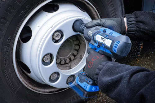 BGS technic Akkus ütvecsavarozó készlet szénkefementes motorral, 3/4”, 18 V, 1200 Nm, 4,0 Ah akkumulátorral (7391)