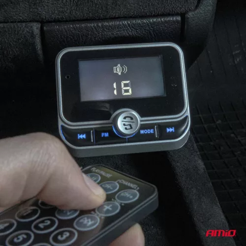 AMiO autós FM-transzmitter távirányítóval, 2×USB-A, 12/24 V (04657)