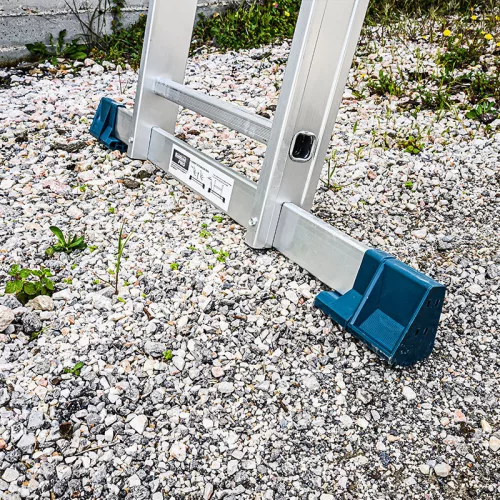 BORMANN Pro Háromrészes alumínium tolólétra 3 × 7 fokkal, 4,76 m, 150 kg (BHL5080)