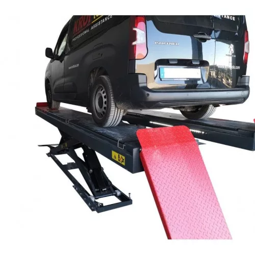 KROFtools Kettős ollós futóműállító emelő alacsony profilú kivitelben, 5,5 t, 220–1860 mm, LED-világítással (9823)