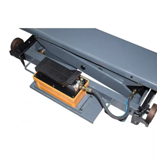 KROFtools Pneumatikus hidraulikus középső emelő négyoszlopos autóemelőhöz, 2 t, 230–580 mm (9828)