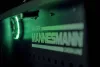 Mannesmann Szerszámos műhelykocsi kihúzható szerszámtartó fallal, 268 részes készlettel, Bluetooth-hangszóróval, USB-töltővel és LED-es felirattal (M28292)
