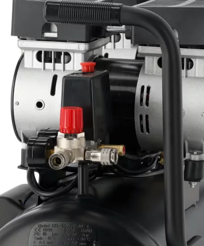 YATO Kompresszor 50 literes tartállyal, olajmentes csendes kivitel, 1,5 kW, 280 l/perc, 8 bar (YT-23345)