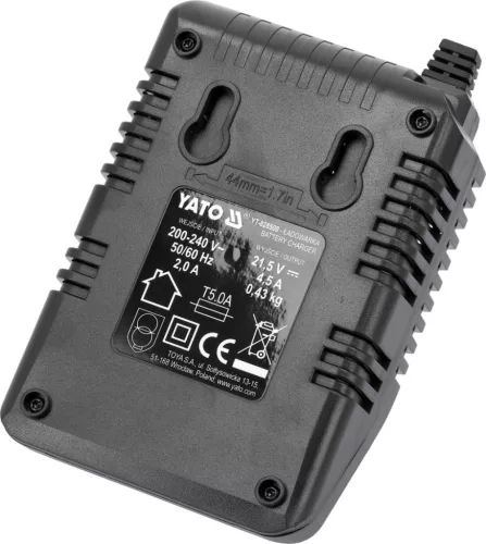 YATO Akkumulátor és gyorstöltő készlet 18 V, 2 × 4 Ah Li-Ion, 4,5 A, kofferben (YT-828510)